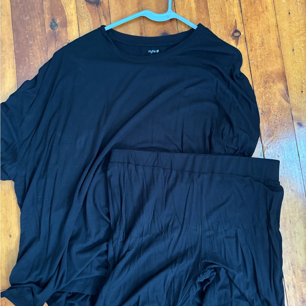 Kyte Baby women’s set
